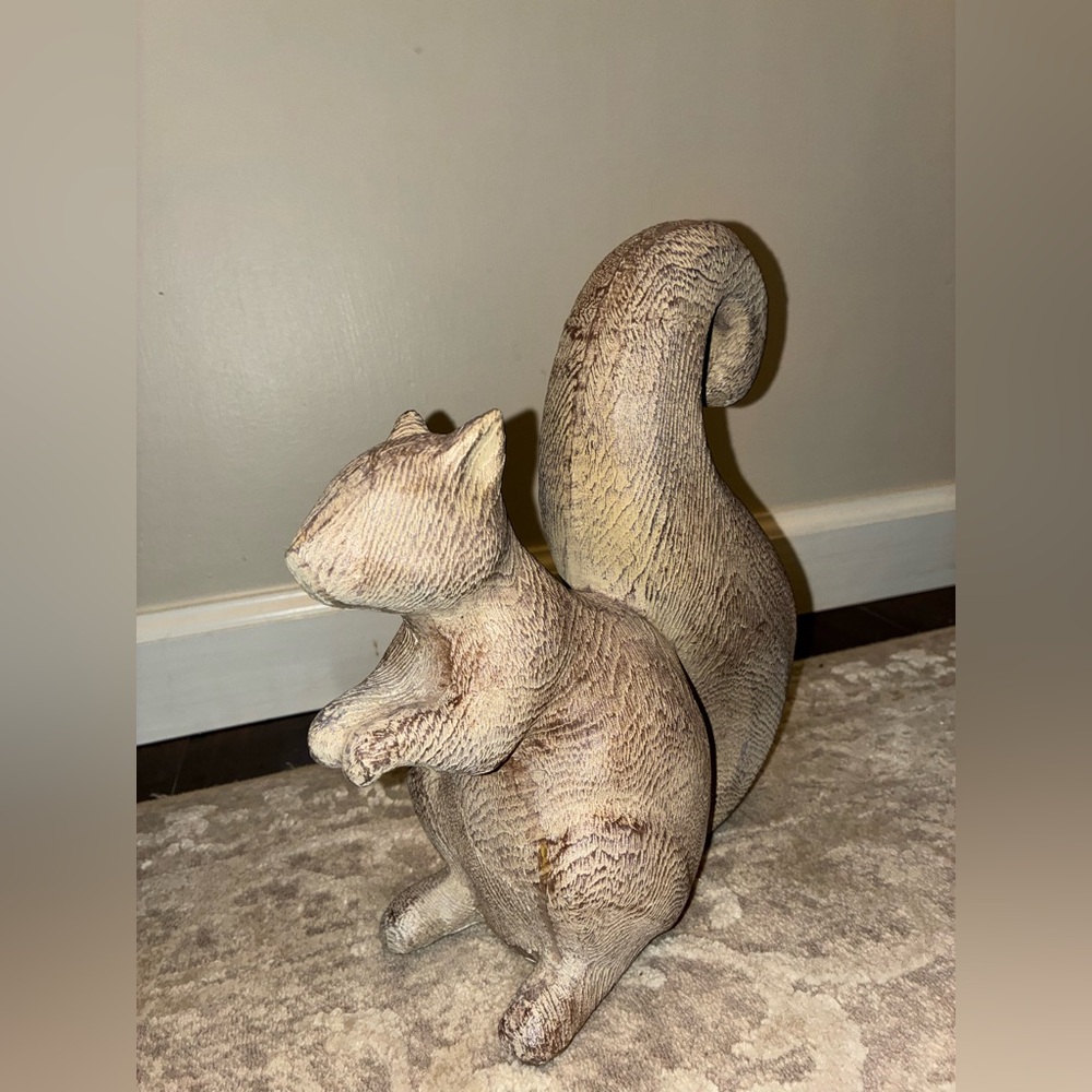 Sooo cute Rustic wooden Brown Squirrel 🐿️ 🧡